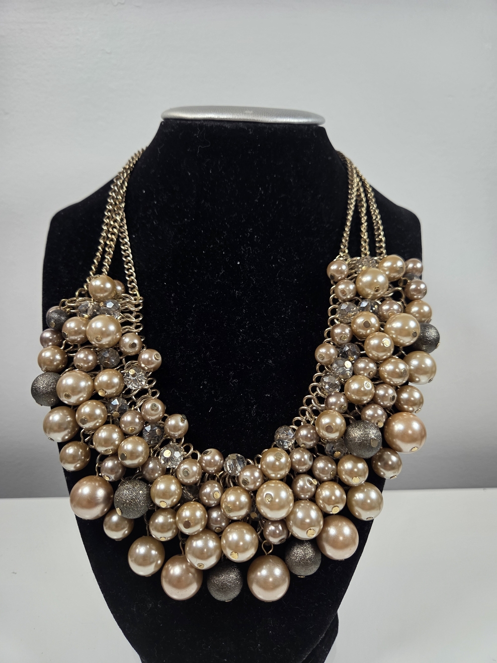 LOFT Chunky Faux Pearl & Chain Cluster Statement Bib Necklace Gold Tone